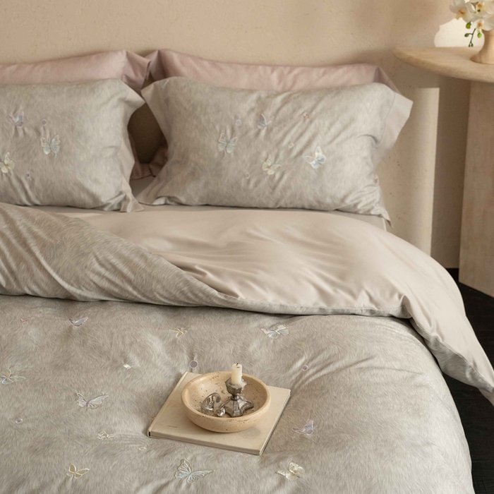 91家纺网 家纺一手货源 找家纺 黛舒家居 2026新款80s兰精天丝棉四件套-蝴蝶 花舞蝶梦-灰