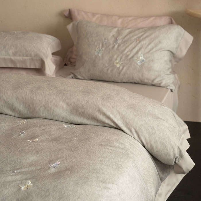 91家纺网 家纺一手货源 找家纺 黛舒家居 2026新款80s兰精天丝棉四件套-蝴蝶 花舞蝶梦-灰