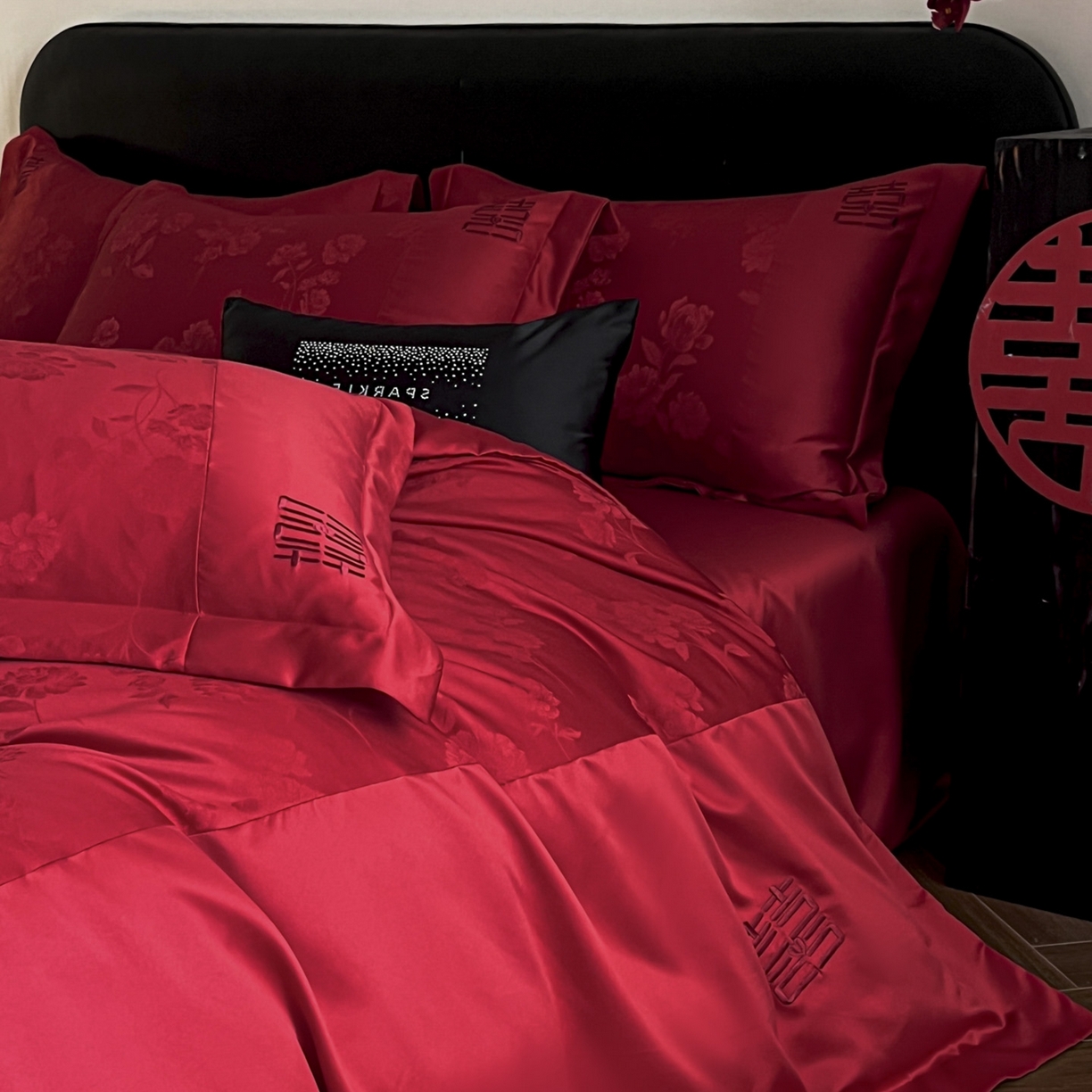 91家纺网 家纺一手货源 找家纺 （总）欧乐蒂 2025新款亲肤棉刺绣花边婚庆四件套-浪漫花季