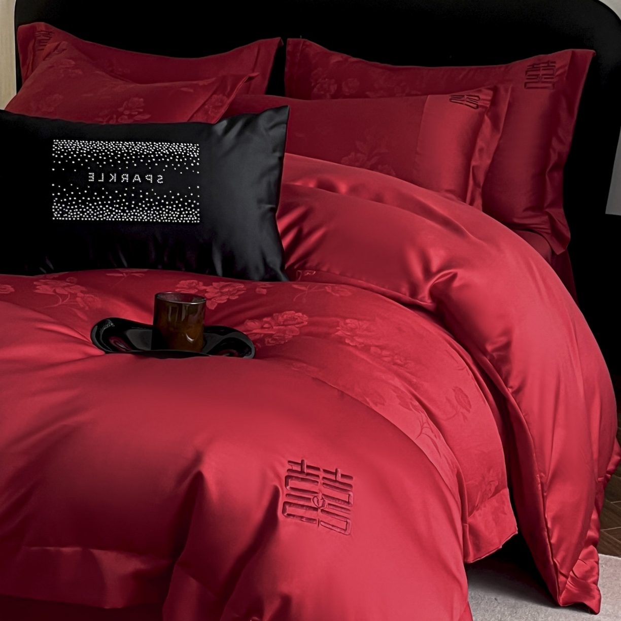 91家纺网 家纺一手货源 找家纺 欧乐蒂 2025新款亲肤棉刺绣花边婚庆四件套-浪漫花季 浪漫花季-红