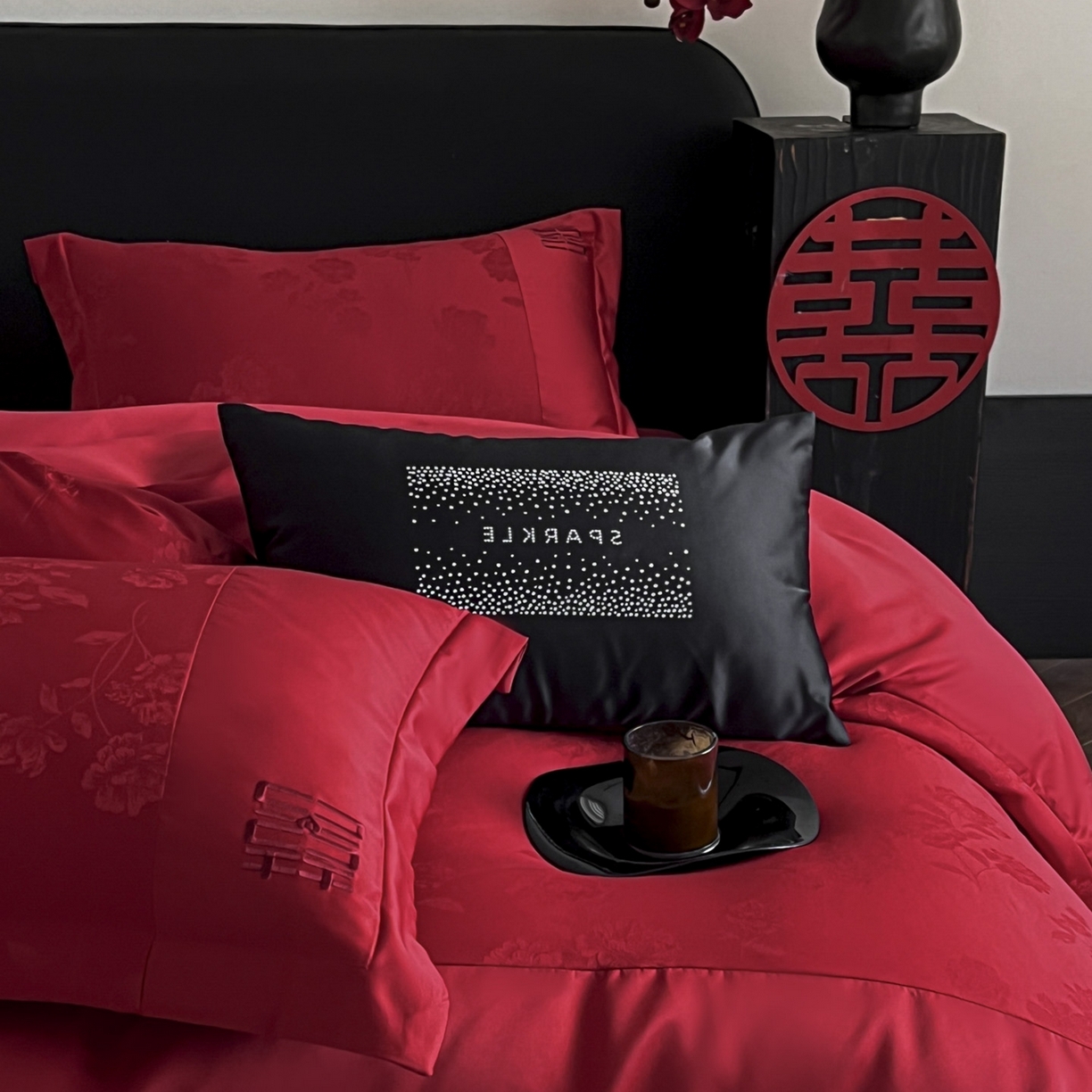 91家纺网 家纺一手货源 找家纺 欧乐蒂 2025新款亲肤棉刺绣花边婚庆四件套-浪漫花季 浪漫花季-红