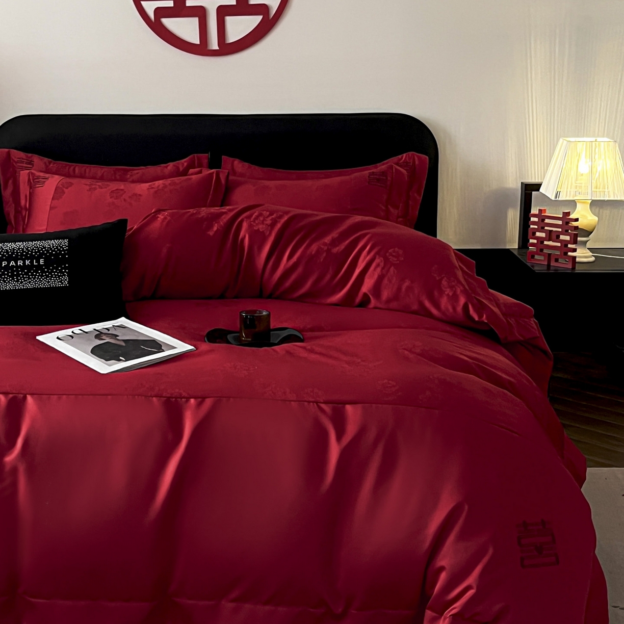 91家纺网 家纺一手货源 找家纺 欧乐蒂 2025新款亲肤棉刺绣花边婚庆四件套-浪漫花季 浪漫花季-红