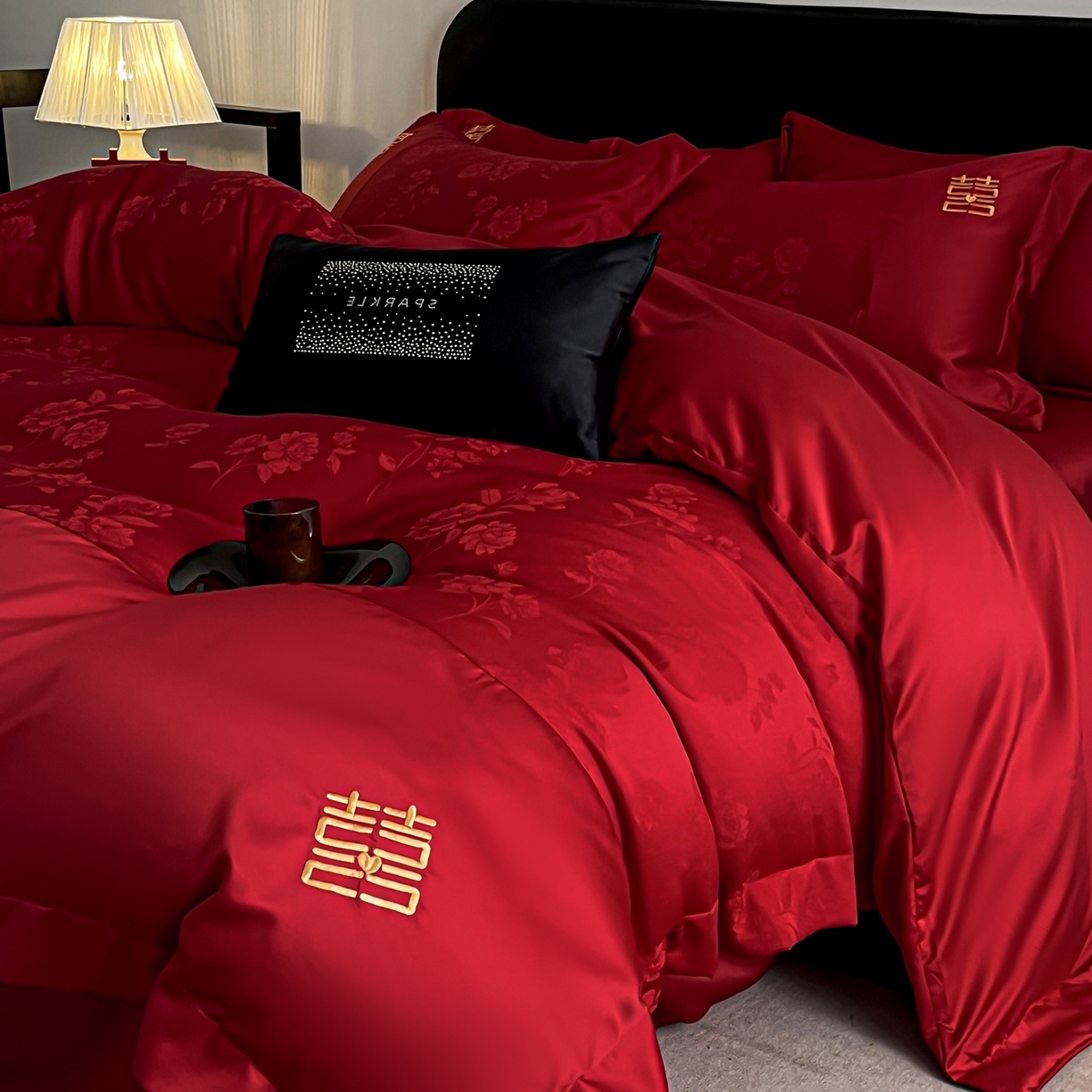 91家纺网 家纺一手货源 找家纺 欧乐蒂 2025新款亲肤棉刺绣花边婚庆四件套-浪漫花季 浪漫花季-金