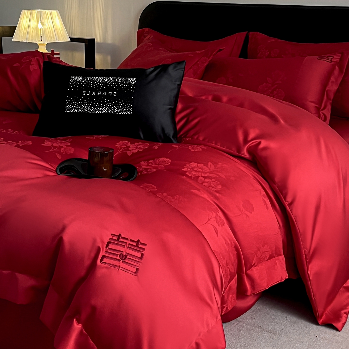 91家纺网 家纺一手货源 找家纺 欧乐蒂 2025新款亲肤棉刺绣花边婚庆四件套-浪漫花季 浪漫花季-红