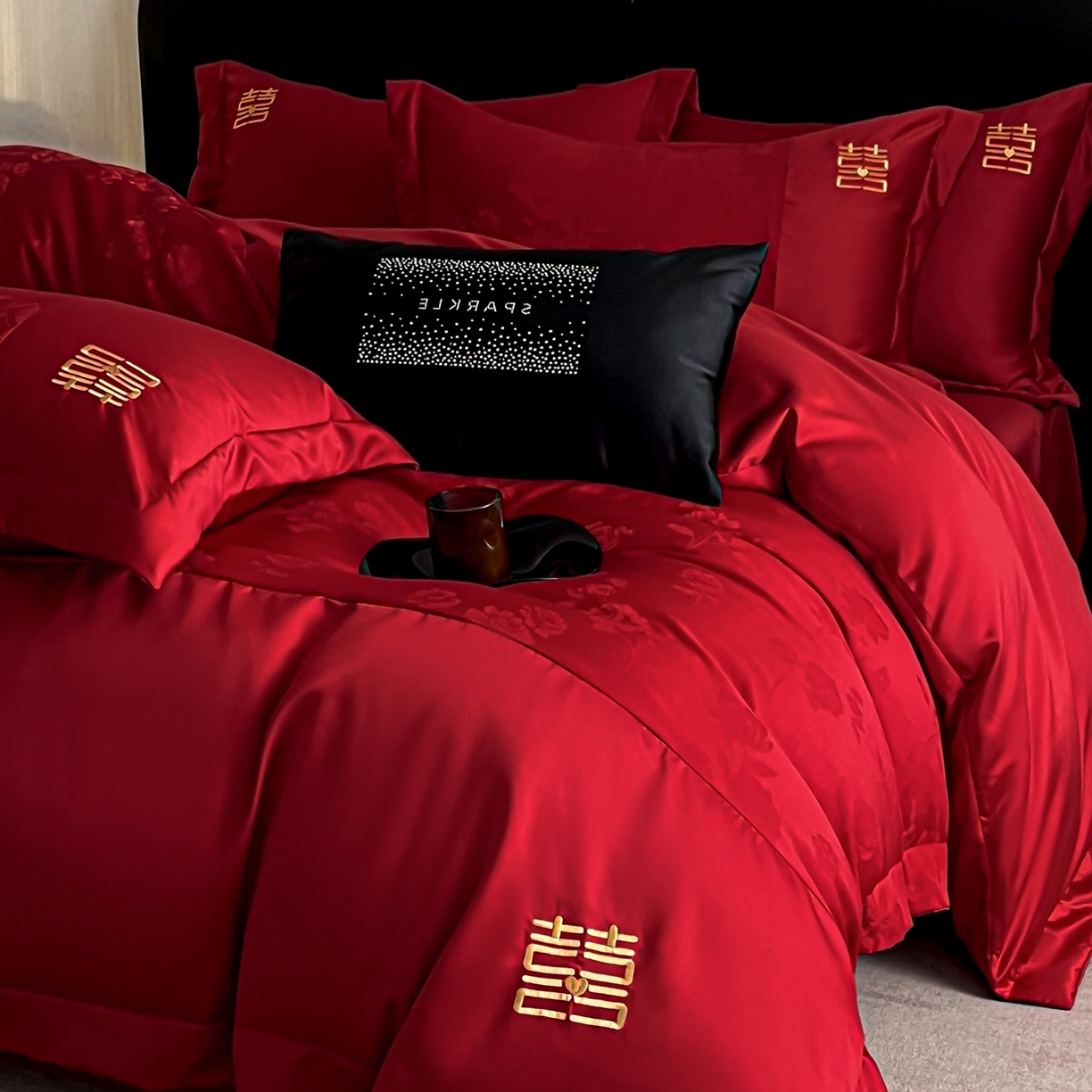 91家纺网 家纺一手货源 找家纺 欧乐蒂 2025新款亲肤棉刺绣花边婚庆四件套-浪漫花季 浪漫花季-金