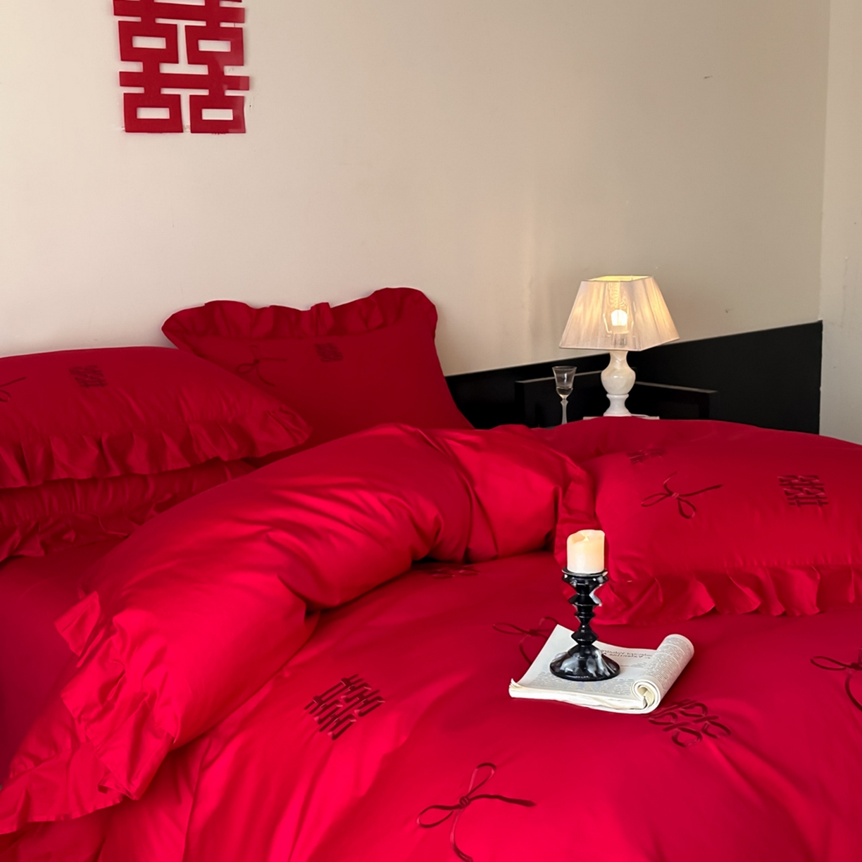 91家纺网 家纺一手货源 找家纺 欧乐蒂 2025新款亲肤棉刺绣花边婚庆四件套-倾城 倾城-喜红