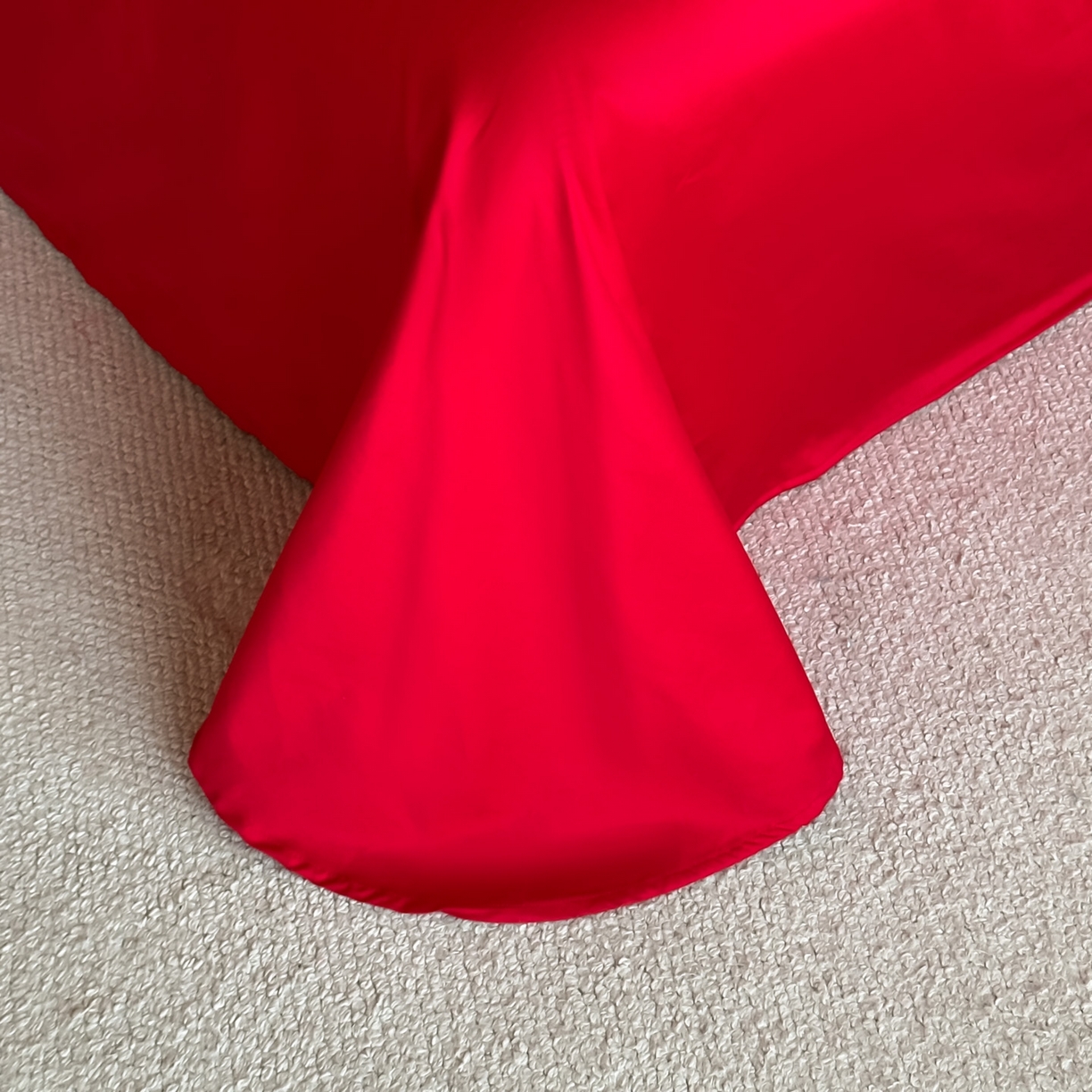 91家纺网 家纺一手货源 找家纺 欧乐蒂 2025新款亲肤棉刺绣花边婚庆四件套-倾城 倾城-喜红