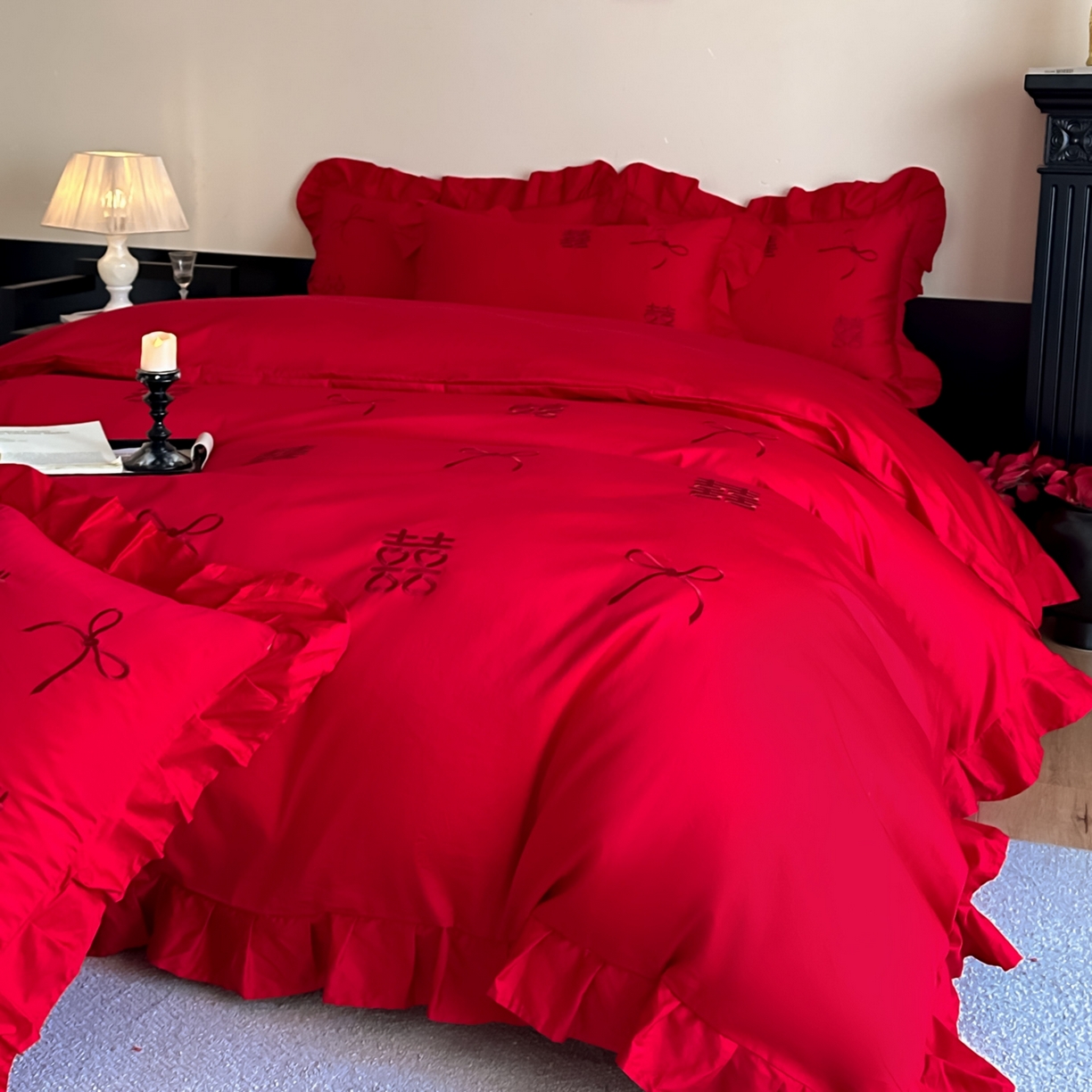 91家纺网 家纺一手货源 找家纺 欧乐蒂 2025新款亲肤棉刺绣花边婚庆四件套-倾城 倾城-喜红