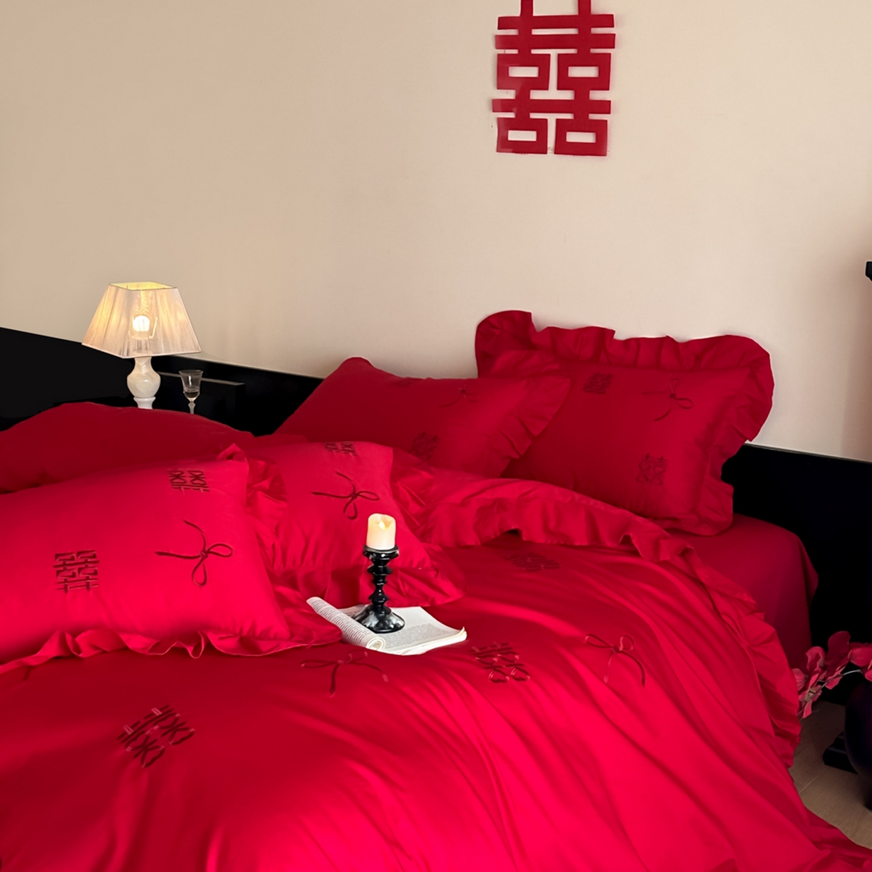 91家纺网 家纺一手货源 找家纺 欧乐蒂 2025新款亲肤棉刺绣花边婚庆四件套-倾城 倾城-喜红