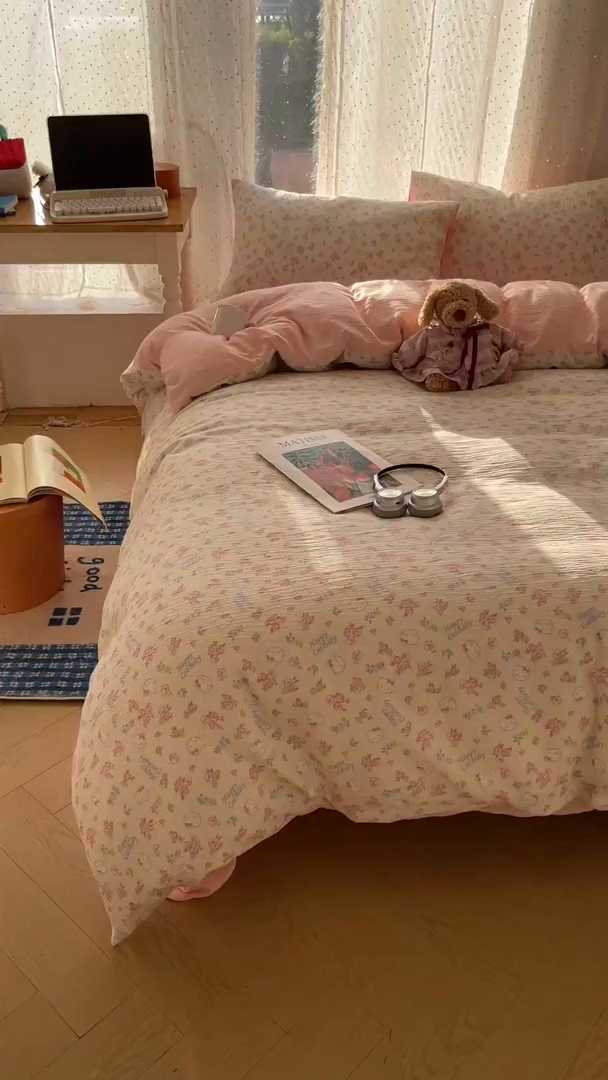 91家纺网 家纺一手货源 找家纺 澜妃 2025新款甄选三层纱印花四件套系列 花丛点点猫