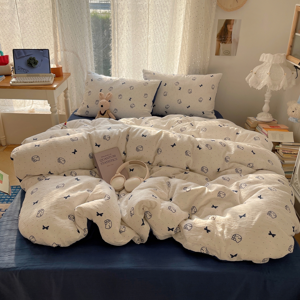 91家纺网 家纺一手货源 找家纺 澜妃 2025新款甄选三层纱印花四件套系列 蓝莓小猫