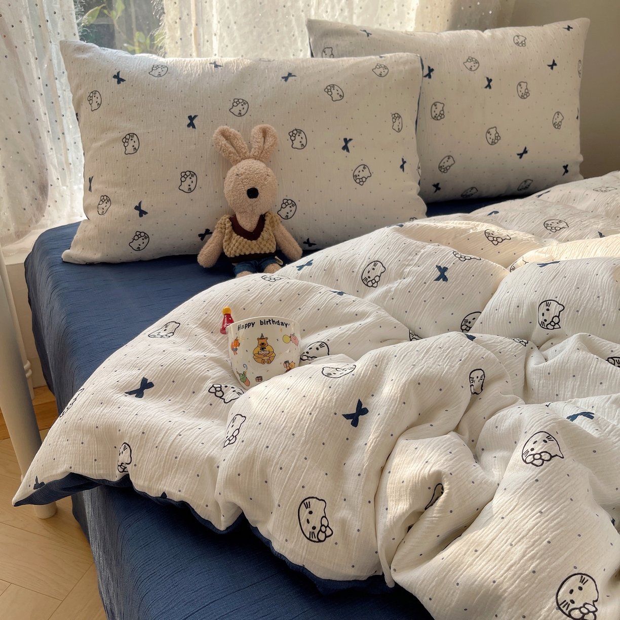 91家纺网 家纺一手货源 找家纺 澜妃 2025新款甄选三层纱印花四件套系列 蓝莓小猫