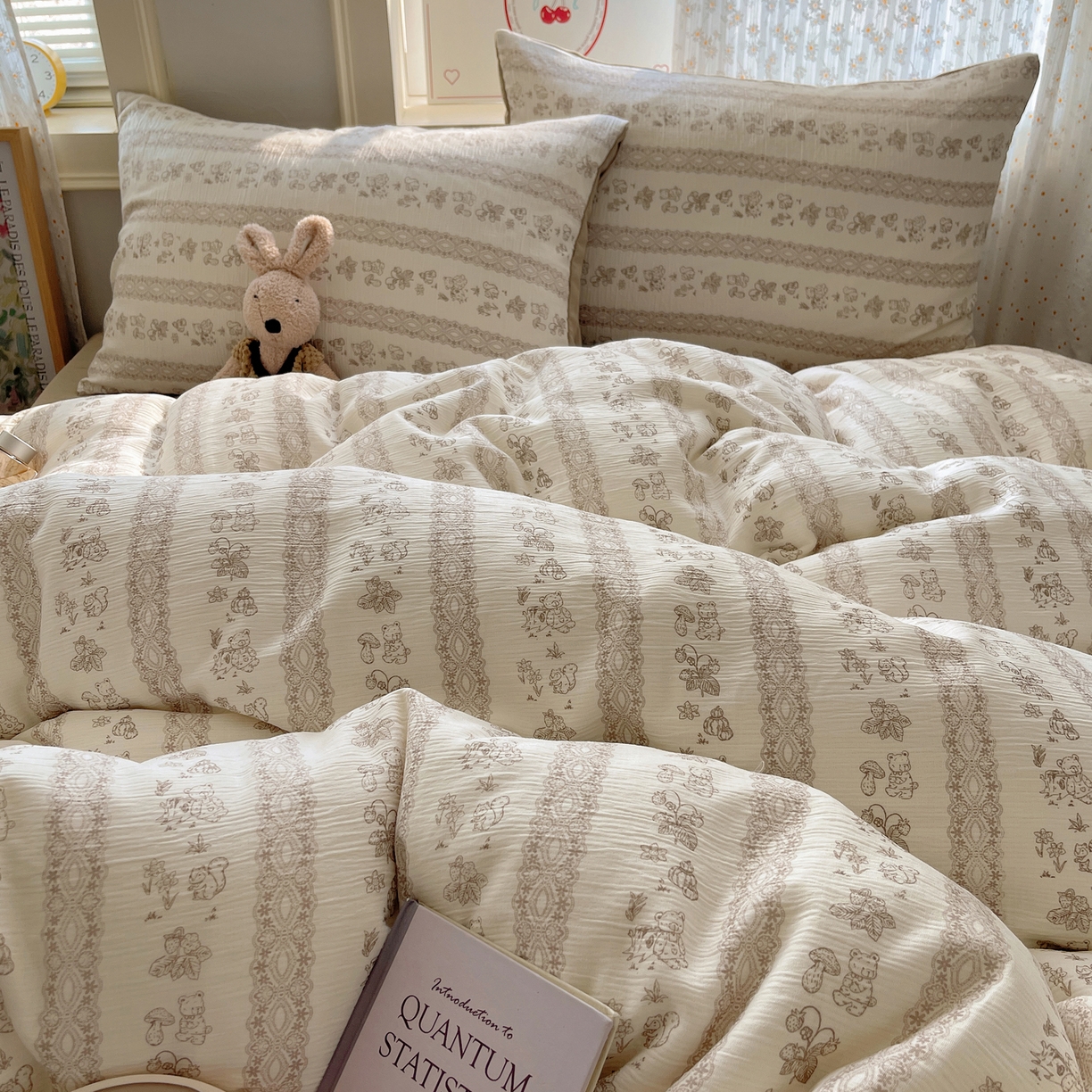 91家纺网 家纺一手货源 找家纺 澜妃 2025新款甄选三层纱印花四件套系列 蕾丝熊