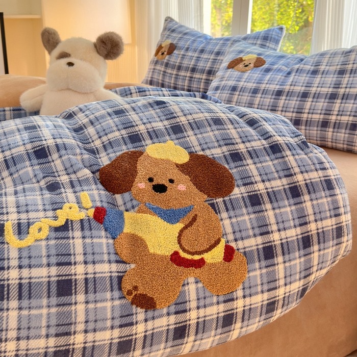 91家纺网 家纺一手货源 找家纺 寐居 2025新款大阪纯色毛巾绣牛奶绒四件套 格纹萌犬