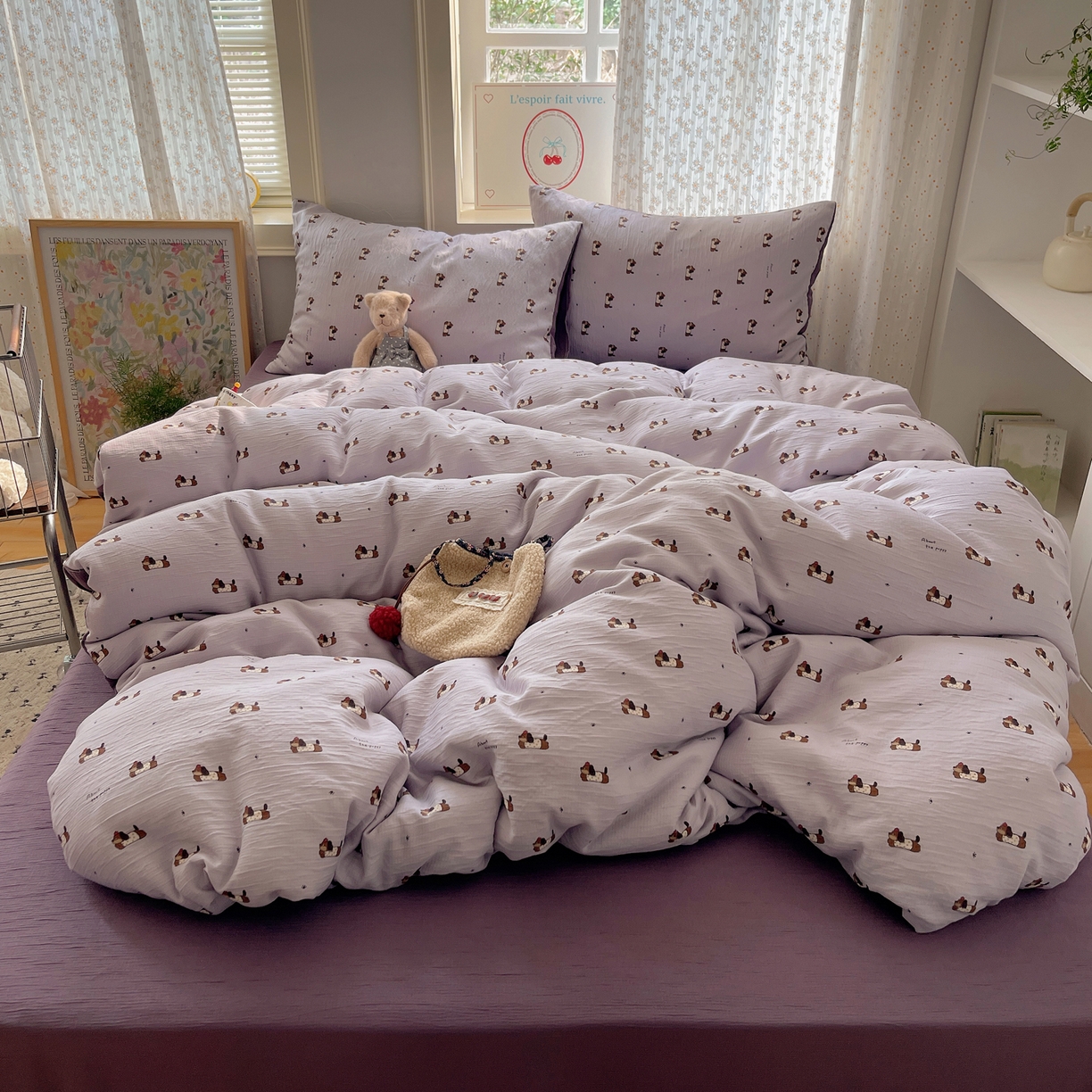 91家纺网 家纺一手货源 找家纺 澜妃 2025新款甄选三层纱印花四件套系列 葡萄腊肠狗