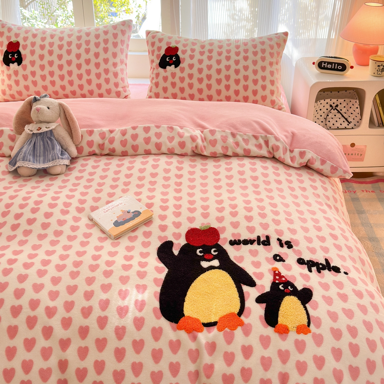 91家纺网 家纺一手货源 找家纺 寐居 2025新款大阪纯色毛巾绣牛奶绒四件套 红果果