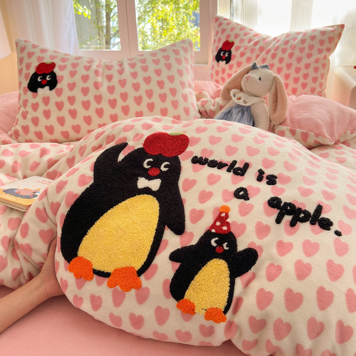 91家纺网 家纺一手货源 找家纺 寐居 2025新款大阪纯色毛巾绣牛奶绒四件套 红果果