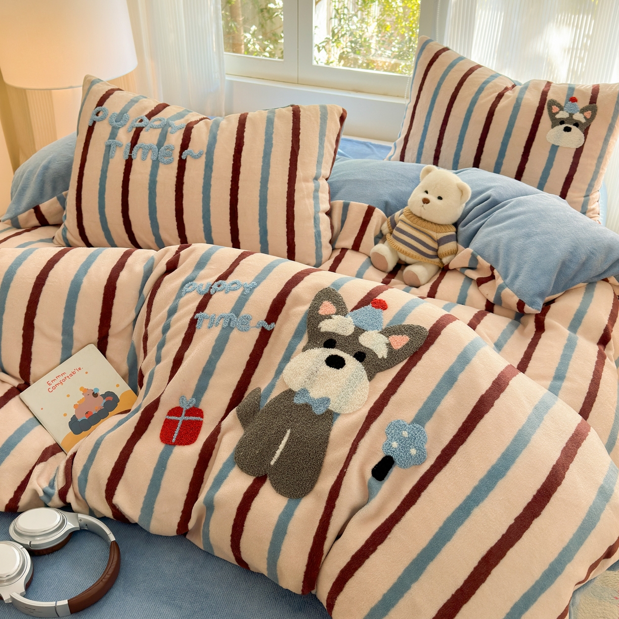 91家纺网 家纺一手货源 找家纺 寐居 2025新款大阪纯色毛巾绣牛奶绒四件套 帽子雪纳瑞