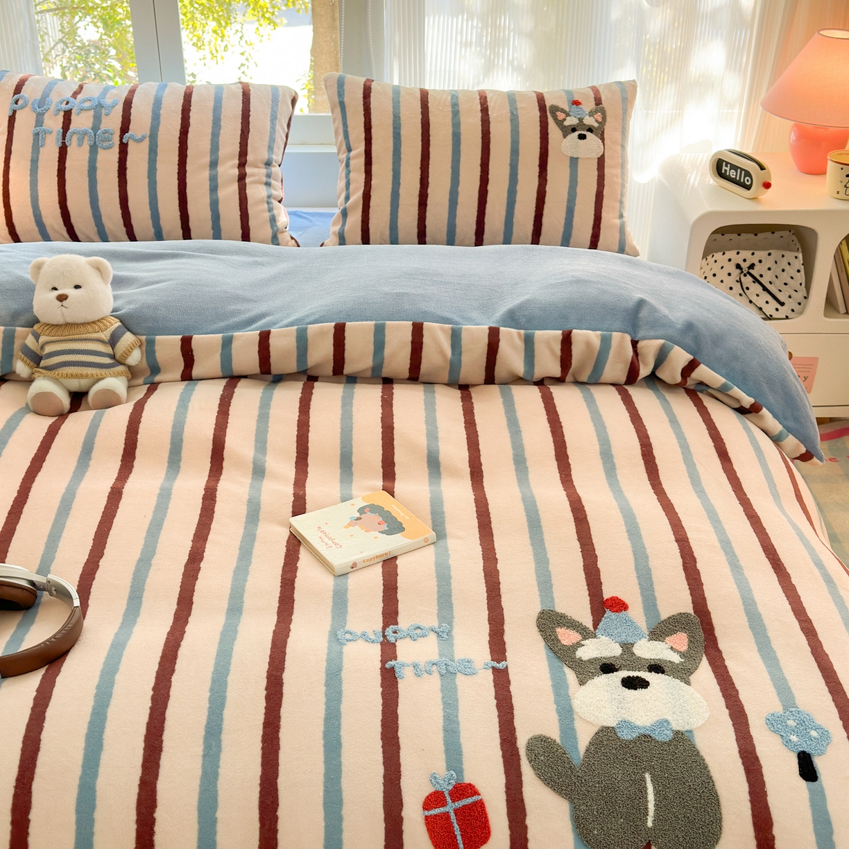 91家纺网 家纺一手货源 找家纺 寐居 2025新款大阪纯色毛巾绣牛奶绒四件套 帽子雪纳瑞