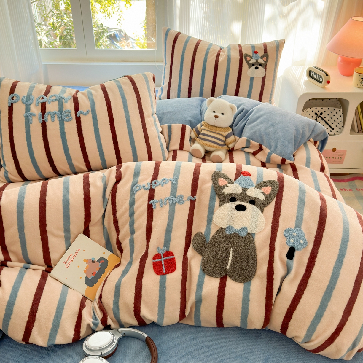 91家纺网 家纺一手货源 找家纺 寐居 2025新款大阪纯色毛巾绣牛奶绒四件套 帽子雪纳瑞