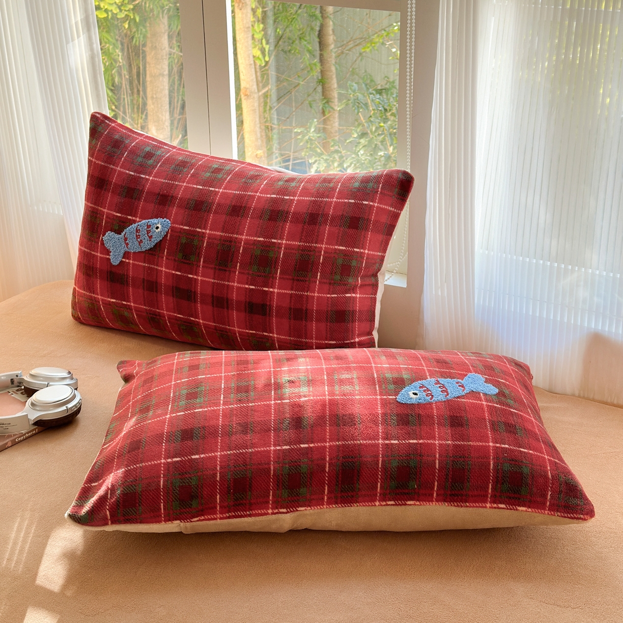 91家纺网 家纺一手货源 找家纺 寐居 2025新款大阪纯色毛巾绣牛奶绒四件套 年年有鱼