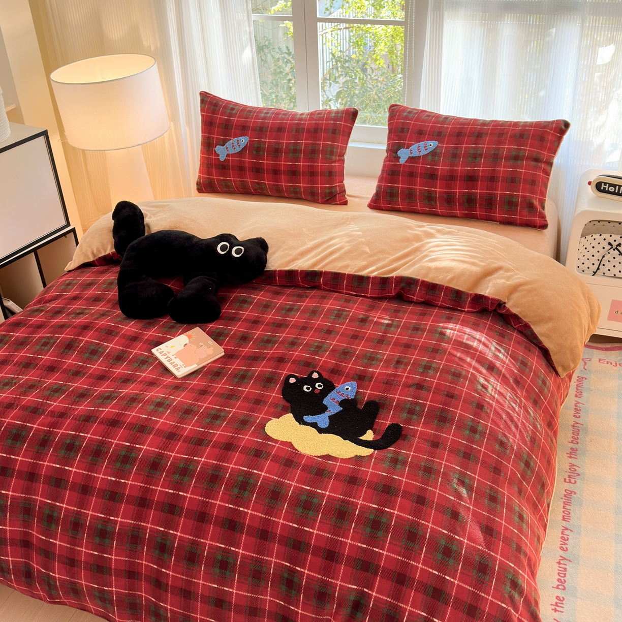 91家纺网 家纺一手货源 找家纺 寐居 2025新款大阪纯色毛巾绣牛奶绒四件套 年年有鱼