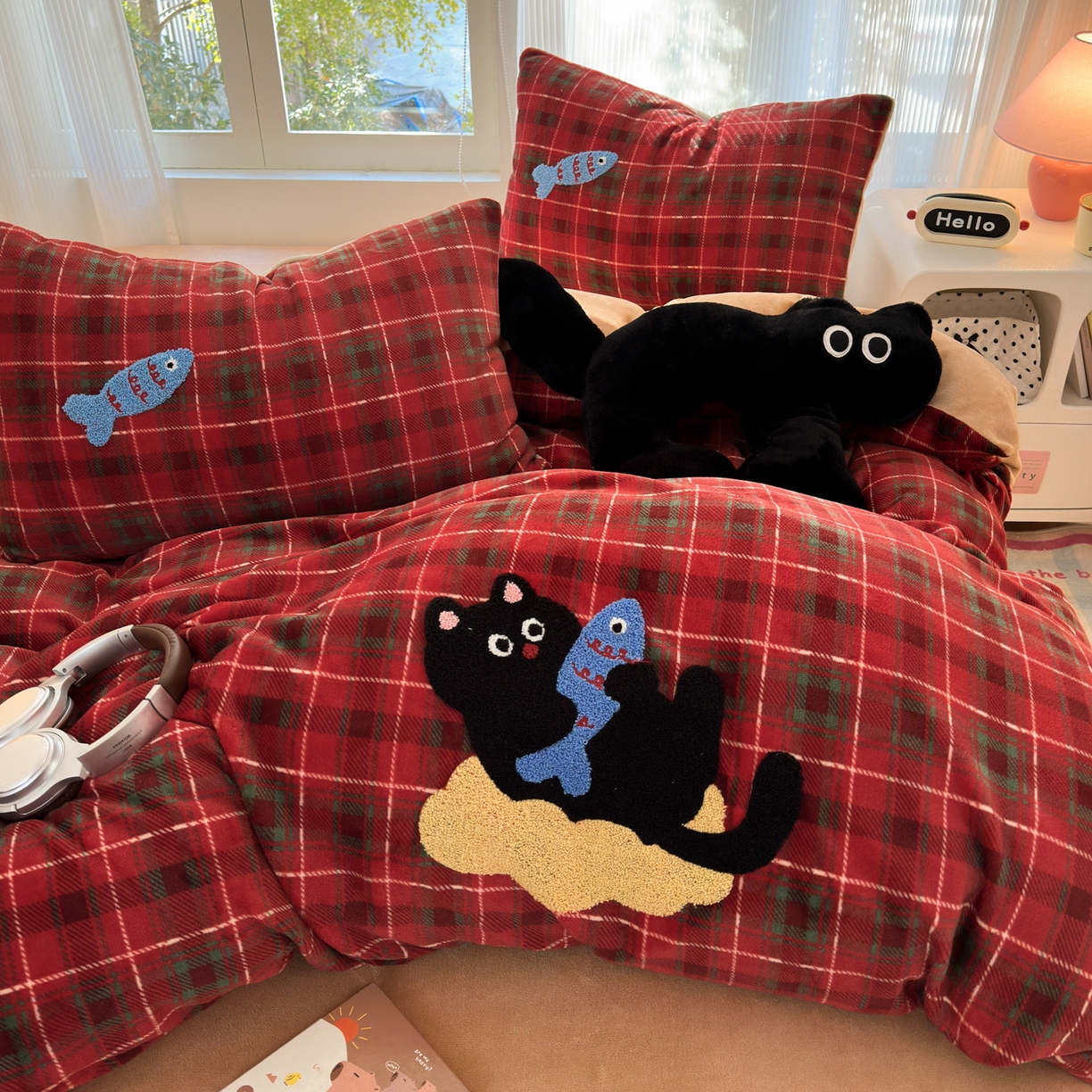 91家纺网 家纺一手货源 找家纺 寐居 2025新款大阪纯色毛巾绣牛奶绒四件套 年年有鱼