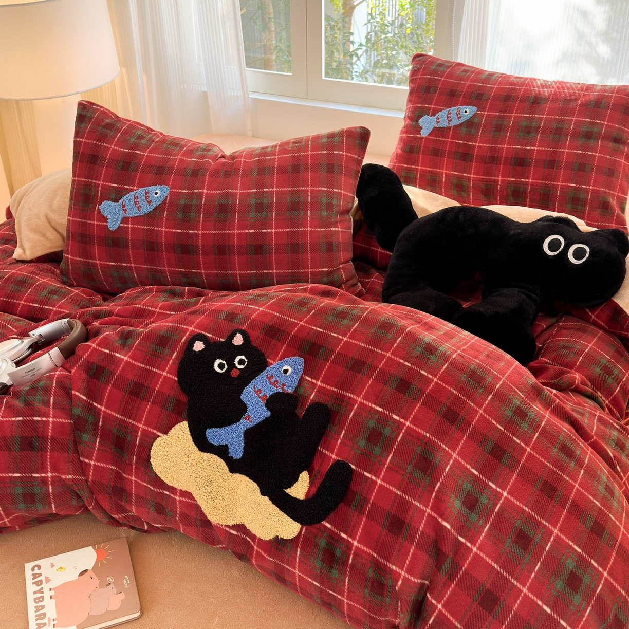 91家纺网 家纺一手货源 找家纺 寐居 2025新款大阪纯色毛巾绣牛奶绒四件套 年年有鱼