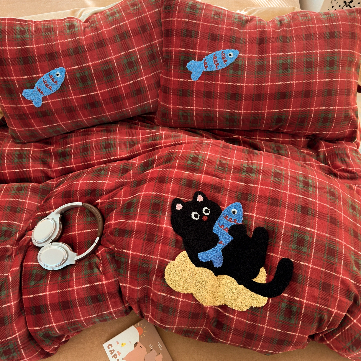 91家纺网 家纺一手货源 找家纺 寐居 2025新款大阪纯色毛巾绣牛奶绒四件套 年年有鱼