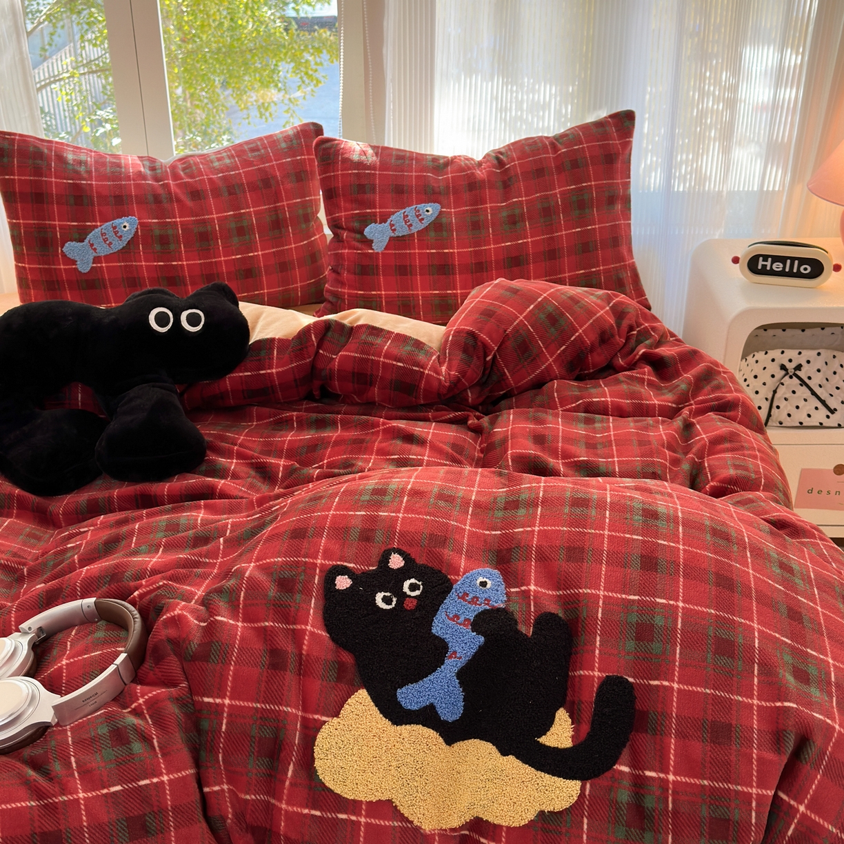 91家纺网 家纺一手货源 找家纺 寐居 2025新款大阪纯色毛巾绣牛奶绒四件套 年年有鱼