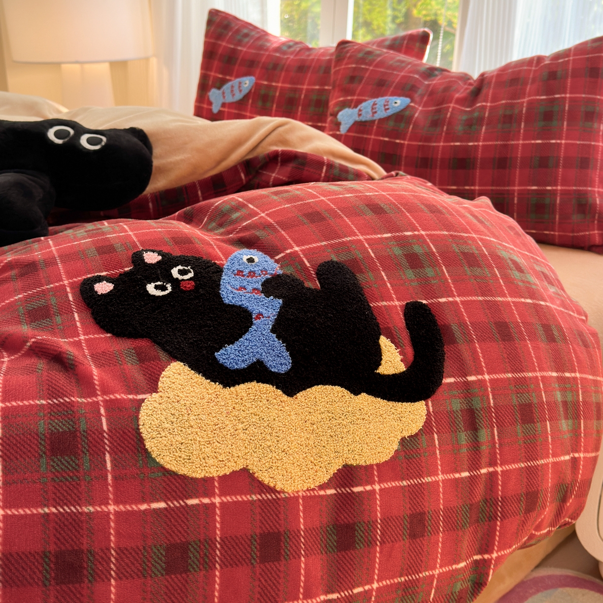 91家纺网 家纺一手货源 找家纺 寐居 2025新款大阪纯色毛巾绣牛奶绒四件套 年年有鱼