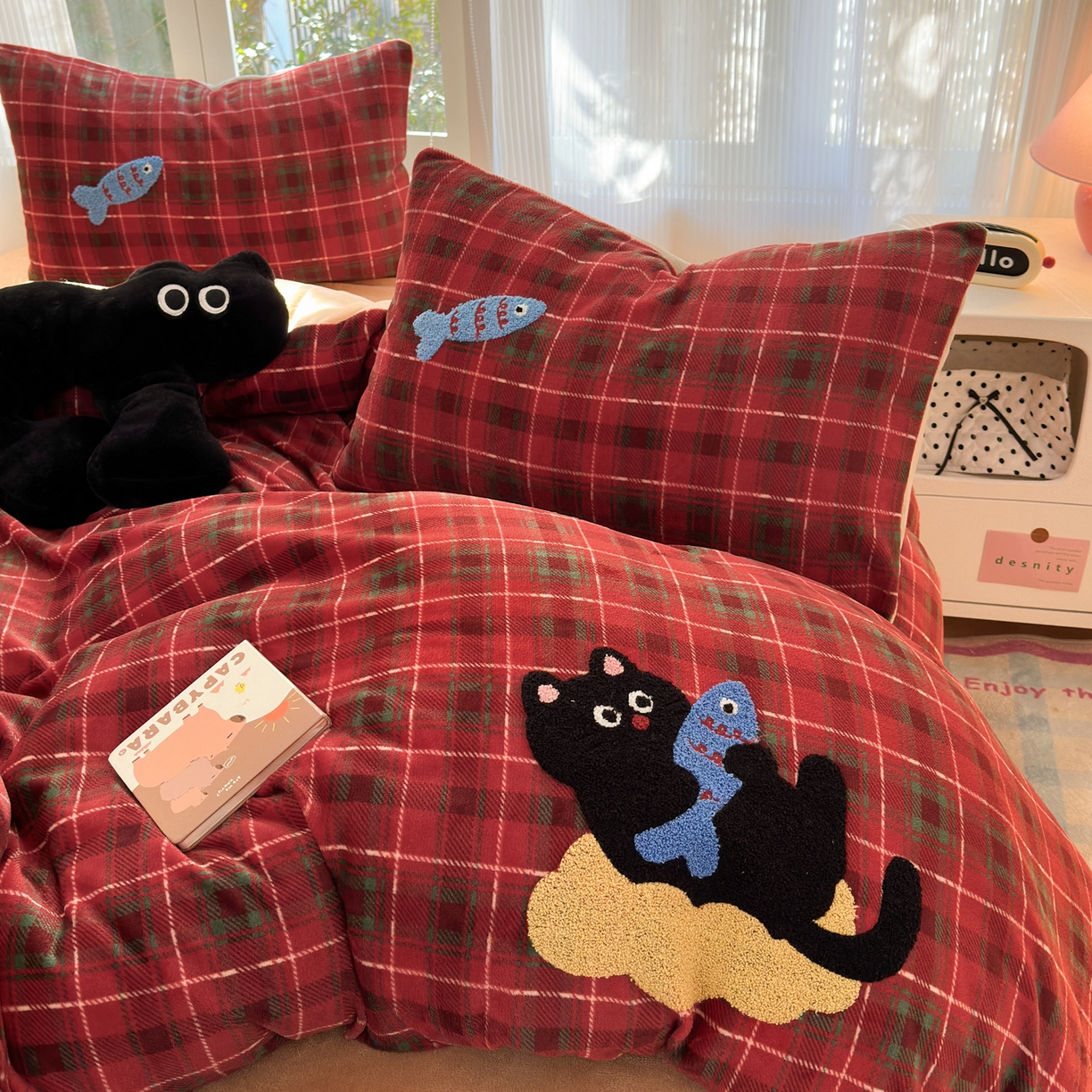 91家纺网 家纺一手货源 找家纺 寐居 2025新款大阪纯色毛巾绣牛奶绒四件套 年年有鱼