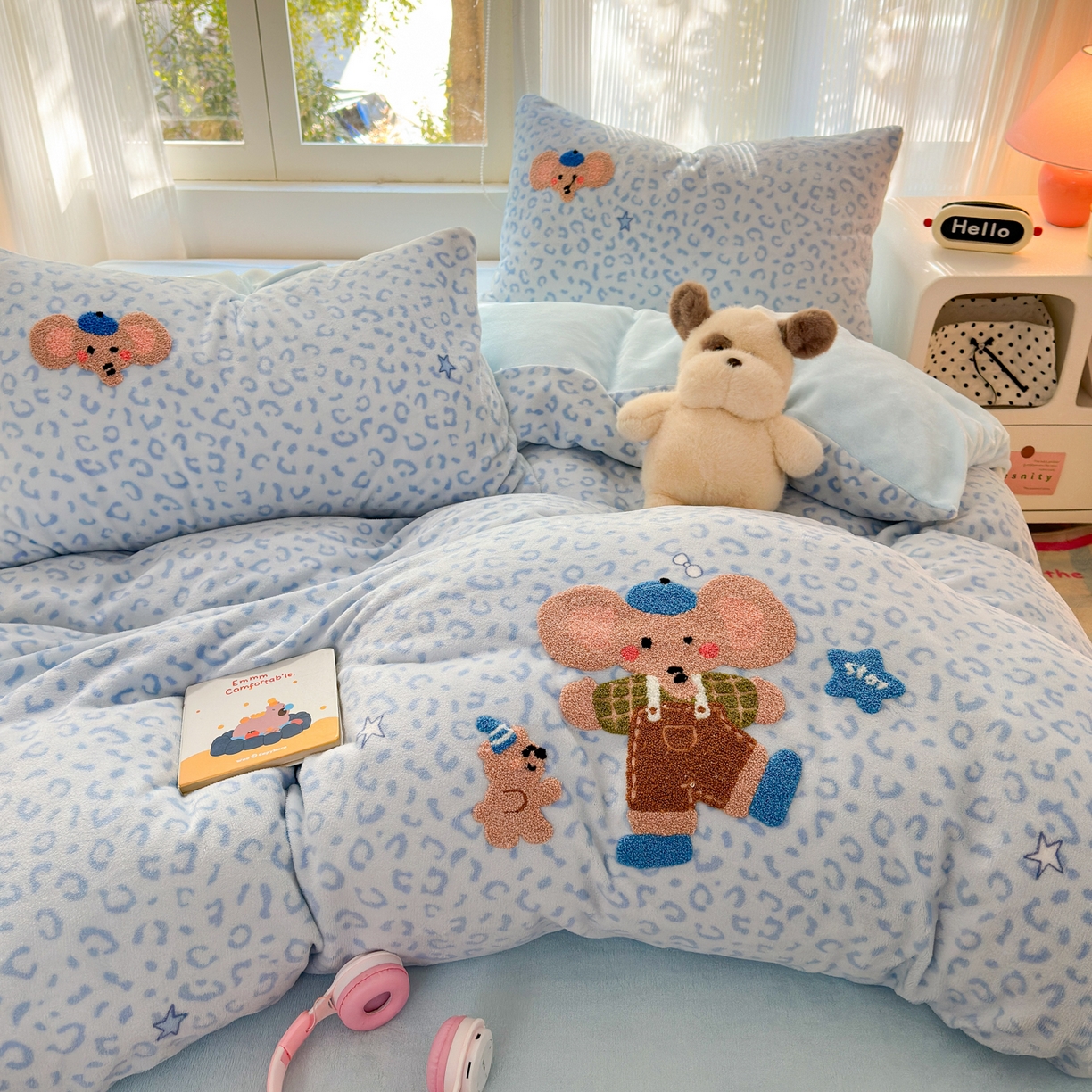 91家纺网 家纺一手货源 找家纺 寐居 2025新款大阪纯色毛巾绣牛奶绒四件套 星伴小象