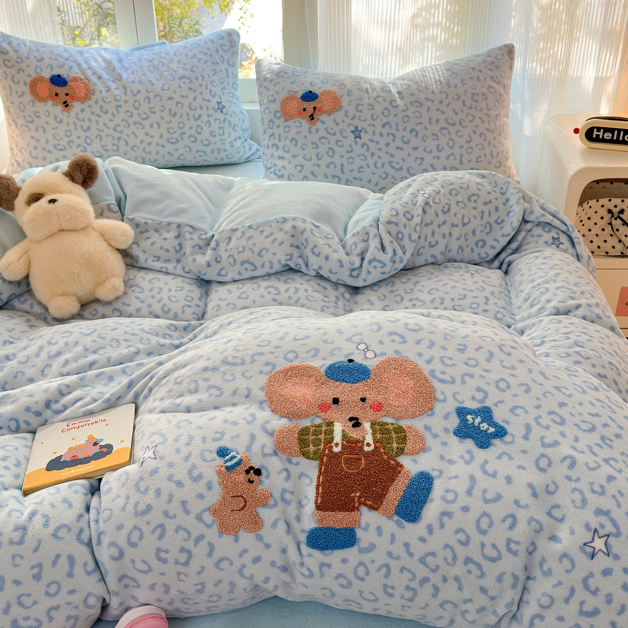 91家纺网 家纺一手货源 找家纺 寐居 2025新款大阪纯色毛巾绣牛奶绒四件套 星伴小象