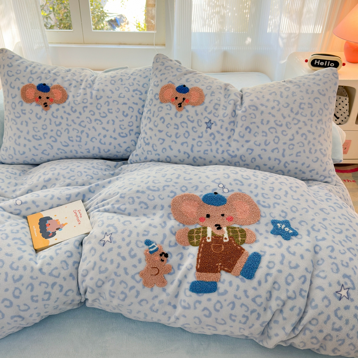 91家纺网 家纺一手货源 找家纺 寐居 2025新款大阪纯色毛巾绣牛奶绒四件套 星伴小象