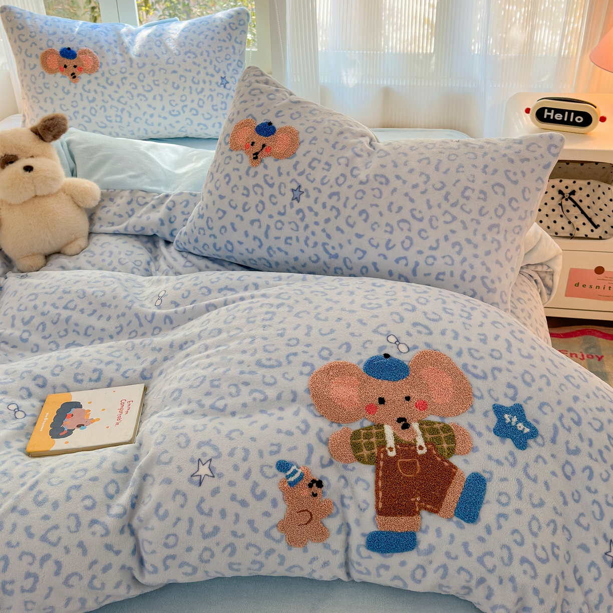 91家纺网 家纺一手货源 找家纺 寐居 2025新款大阪纯色毛巾绣牛奶绒四件套 星伴小象