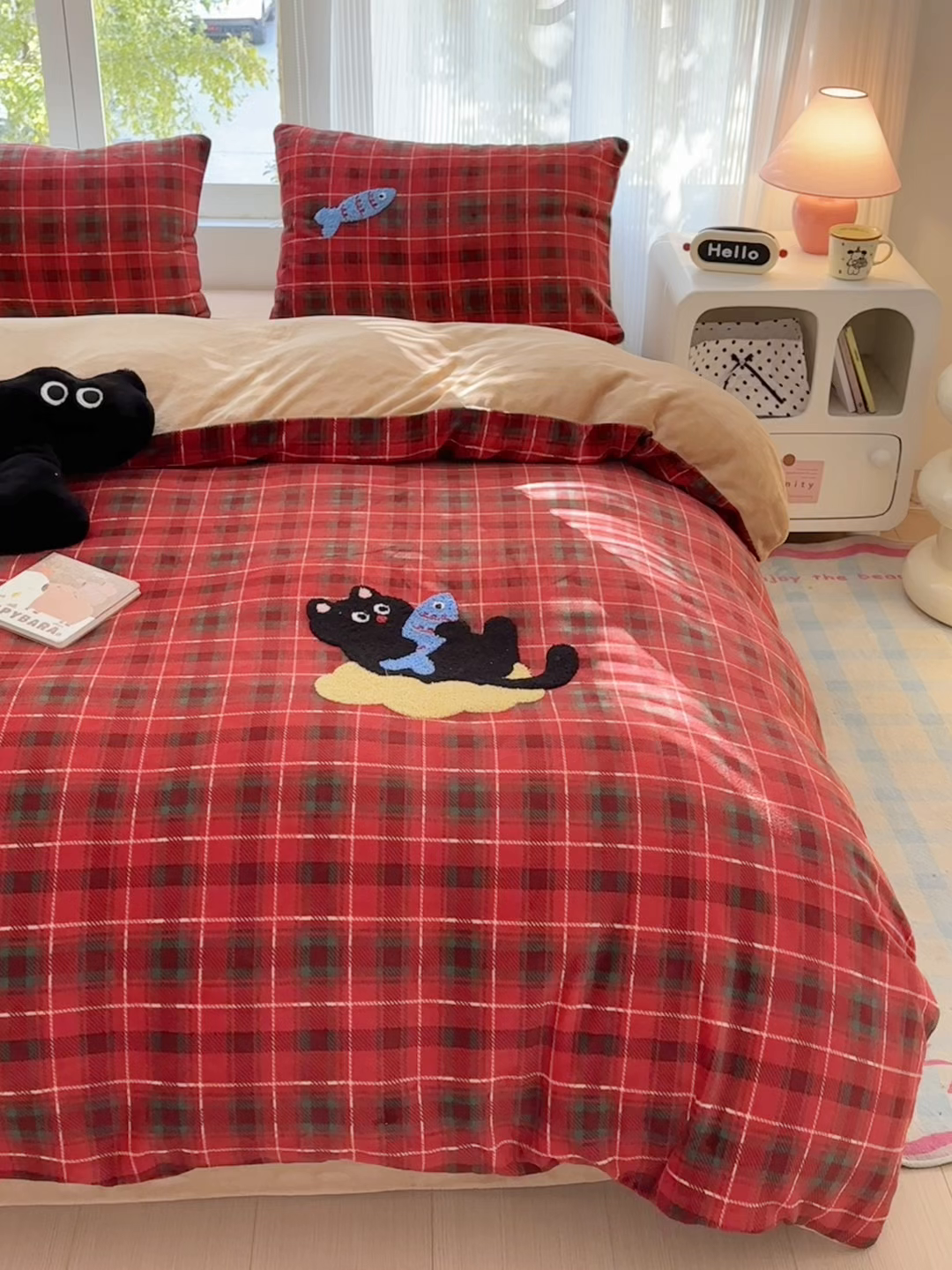 91家纺网 家纺一手货源 找家纺 寐居 2025新款大阪纯色毛巾绣牛奶绒四件套 年年有鱼