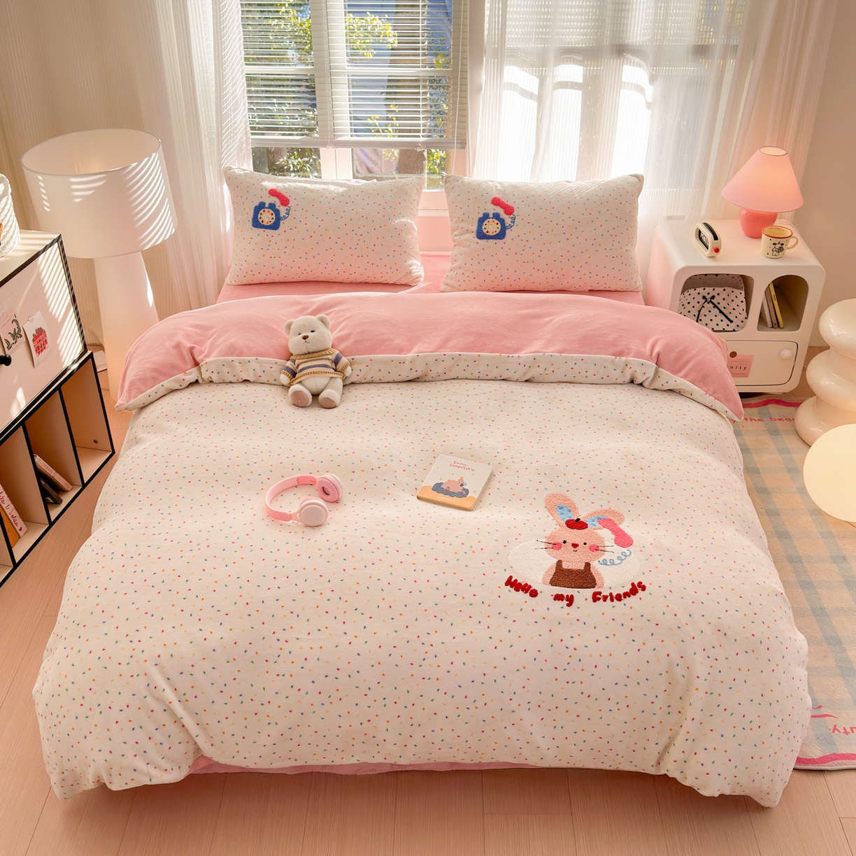 91家纺网 家纺一手货源 找家纺 寐居 2025新款大阪纯色毛巾绣牛奶绒四件套 萌兔有约