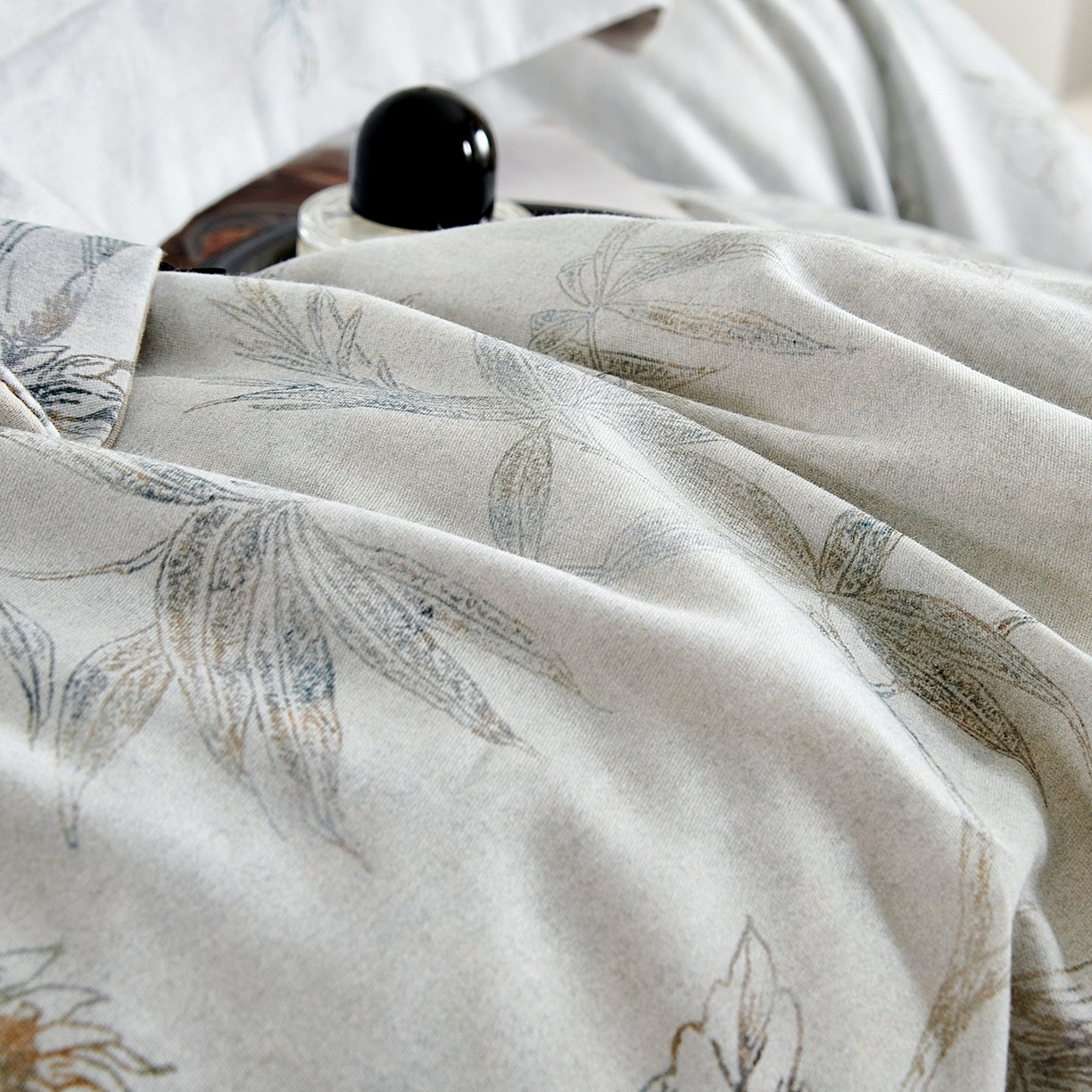 91家纺网 家纺一手货源 找家纺 芙绣家纺 2025新款全棉纯棉磨毛内合简单款四件套 春恋风-绿