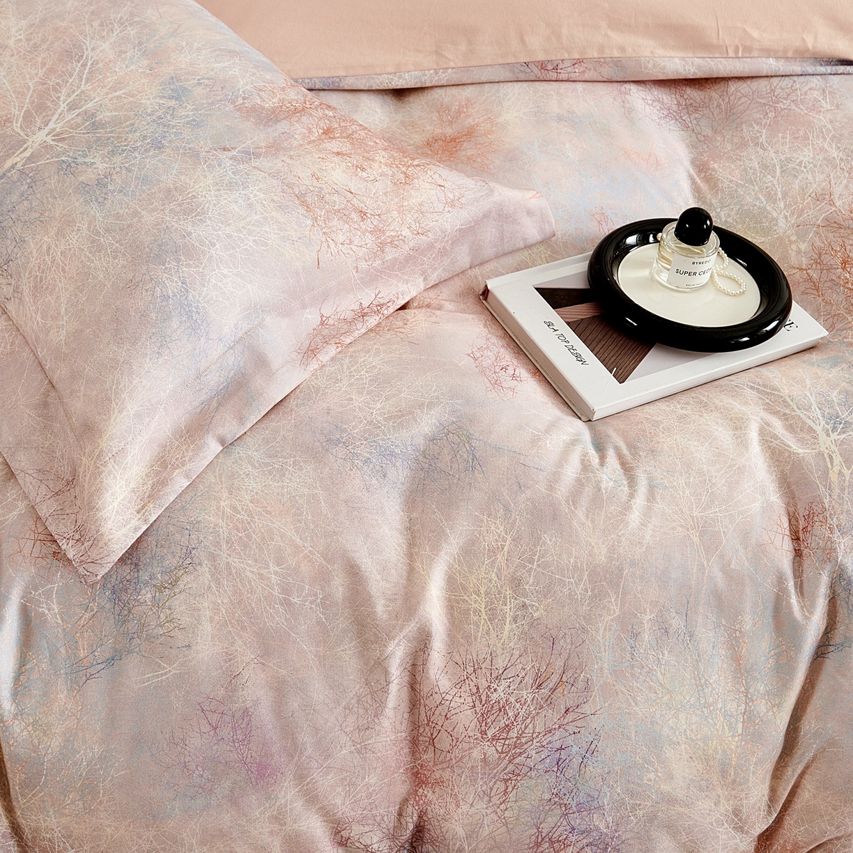 91家纺网 家纺一手货源 找家纺 芙绣家纺 2025新款全棉纯棉磨毛内合简单款四件套 墨花茶-桔