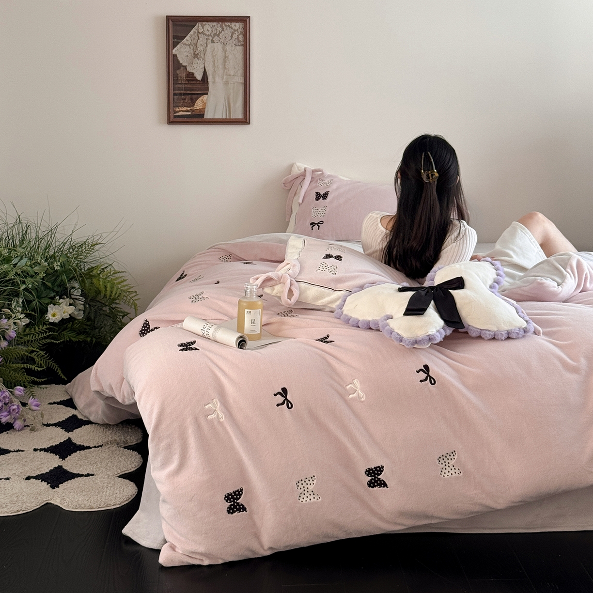 91家纺网 家纺一手货源 找家纺 （总）极简 2025新款牛奶绒刺绣款四件套-蝴蝶花园（标准尺寸会员减20）