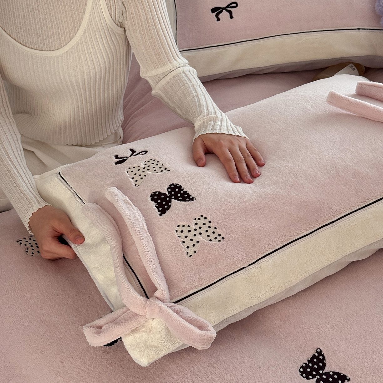 91家纺网 家纺一手货源 找家纺 （总）极简 2025新款牛奶绒刺绣款四件套-蝴蝶花园（标准尺寸会员减20）