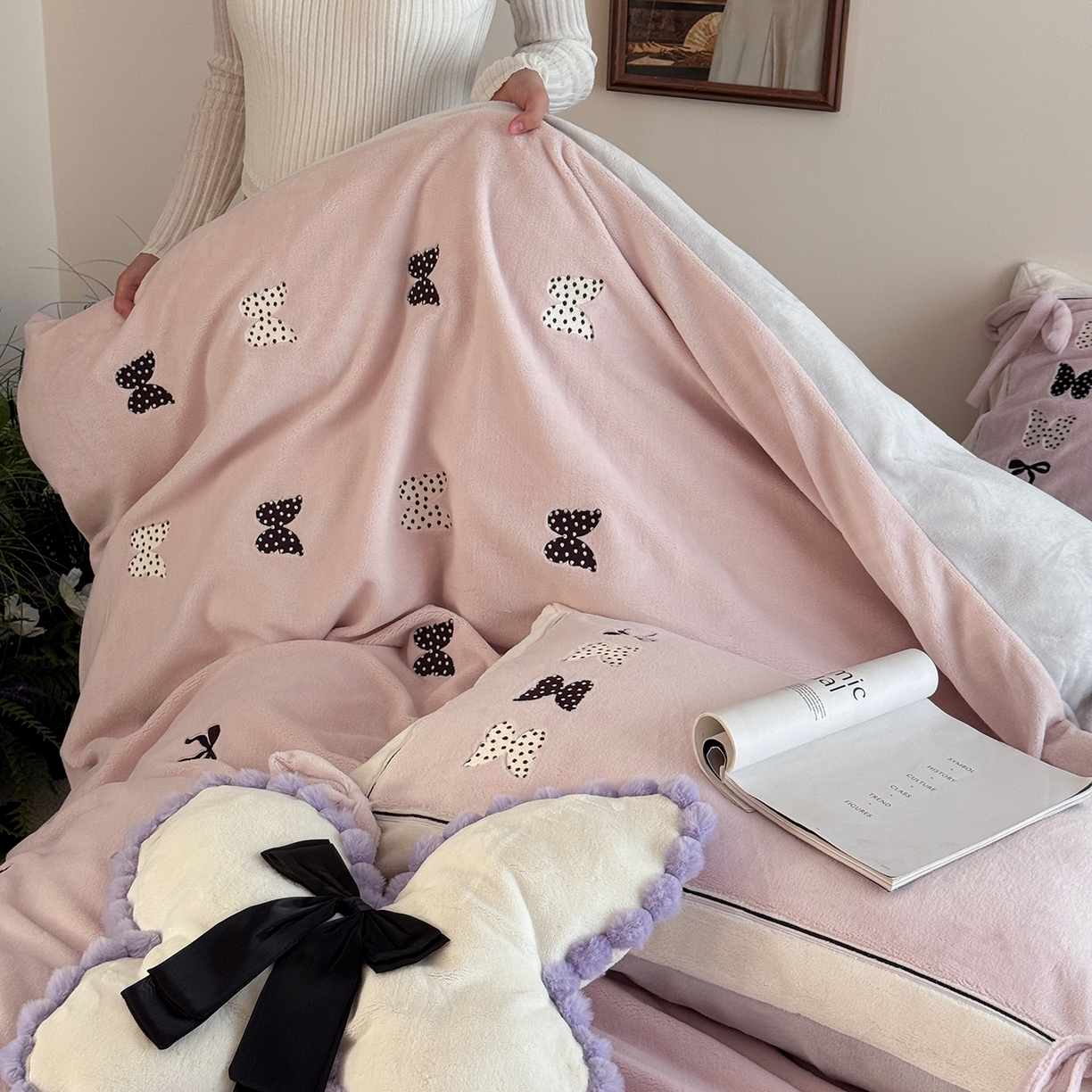 91家纺网 家纺一手货源 找家纺 （总）极简 2025新款牛奶绒刺绣款四件套-蝴蝶花园（标准尺寸会员减20）