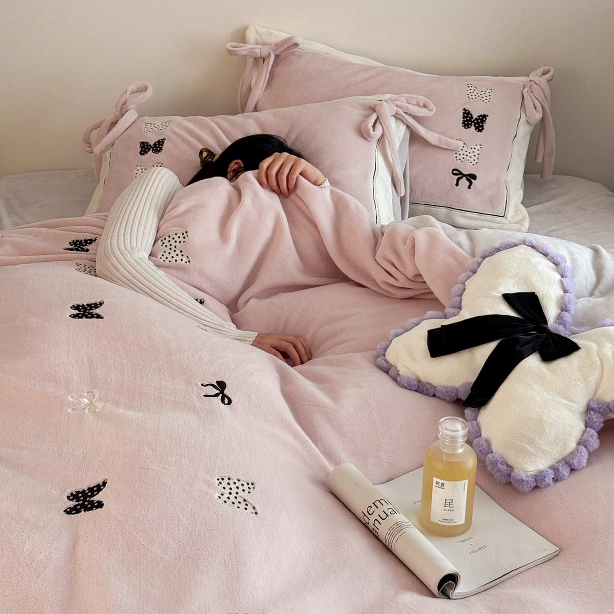 91家纺网 家纺一手货源 找家纺 （总）极简 2025新款牛奶绒刺绣款四件套-蝴蝶花园（标准尺寸会员减20）