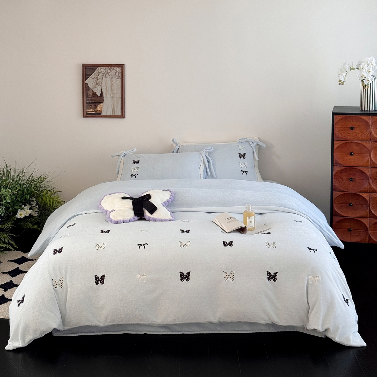 极简 2025新款牛奶绒刺绣款四件套-蝴蝶花园（标准尺寸会员减20） 蝴蝶花园-蓝