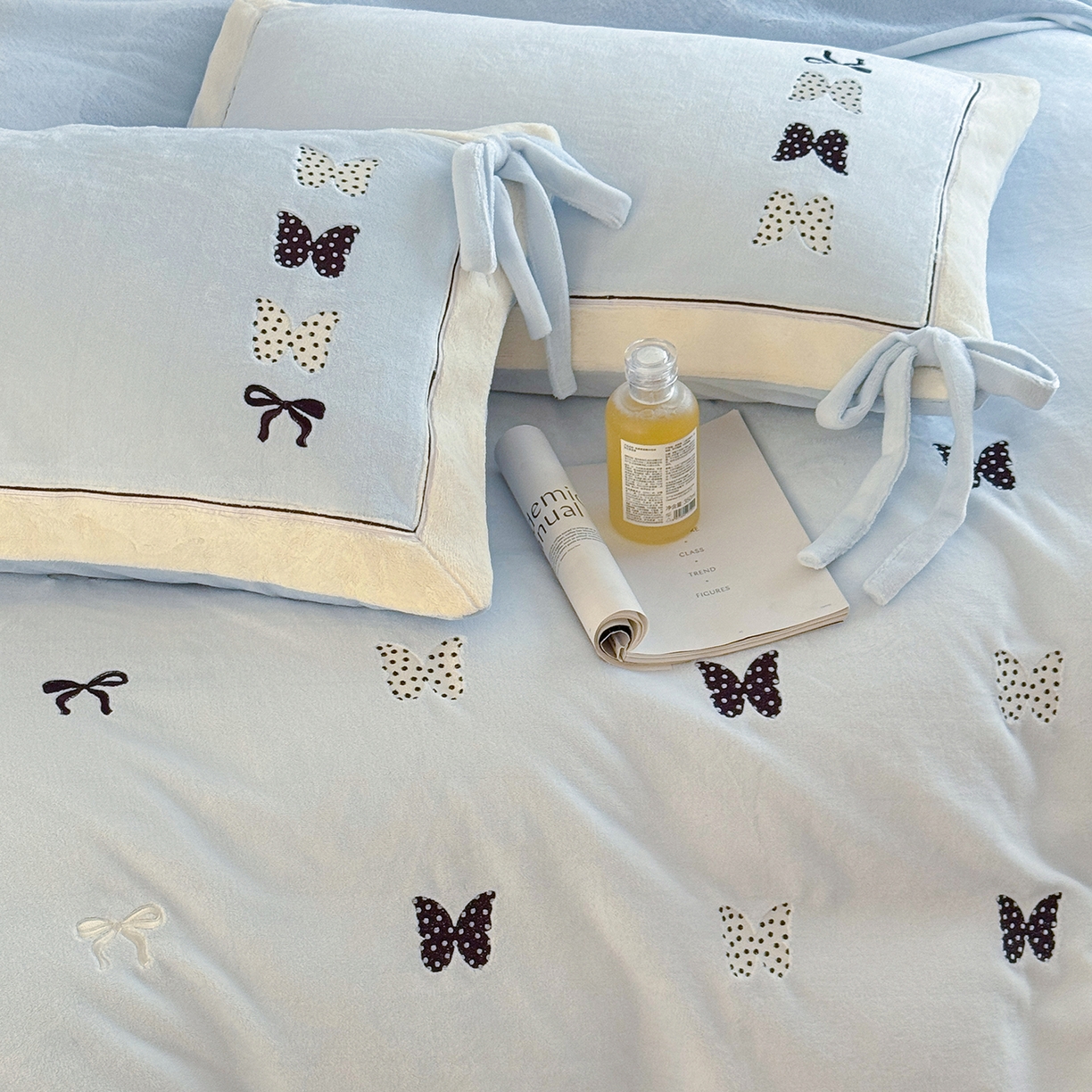 91家纺网 家纺一手货源 找家纺 极简 2025新款牛奶绒刺绣款四件套-蝴蝶花园（标准尺寸会员减20） 蝴蝶花园-蓝