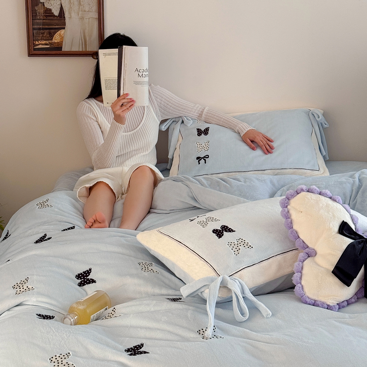 91家纺网 家纺一手货源 找家纺 极简 2025新款牛奶绒刺绣款四件套-蝴蝶花园（标准尺寸会员减20） 蝴蝶花园-蓝