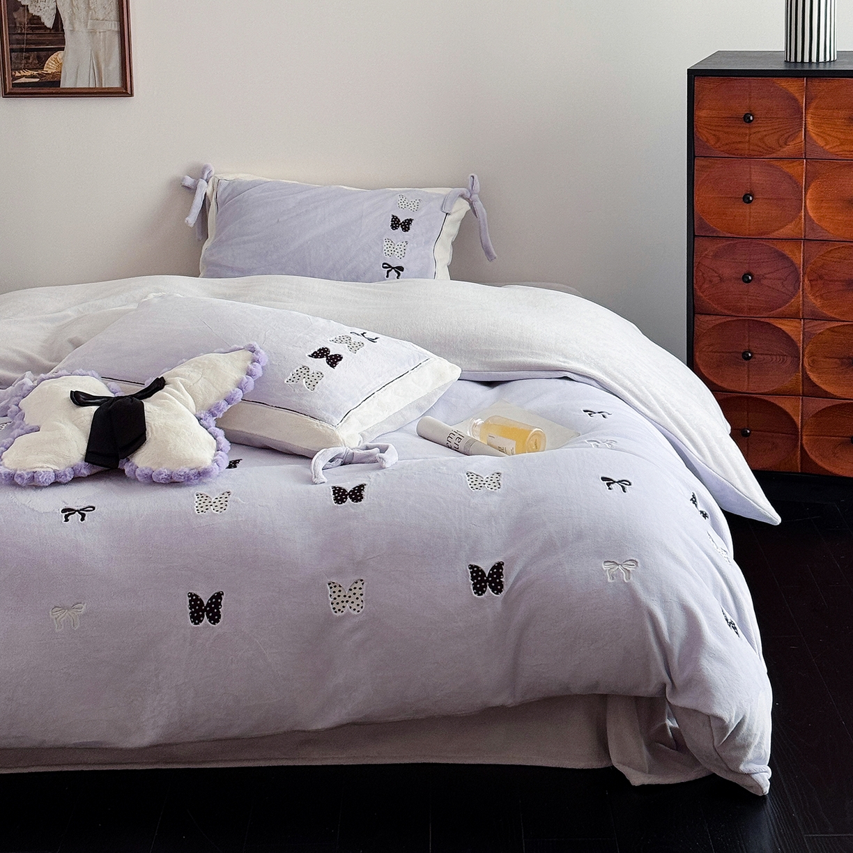 91家纺网 家纺一手货源 找家纺 极简 2025新款牛奶绒刺绣款四件套-蝴蝶花园（标准尺寸会员减20） 蝴蝶花园-紫
