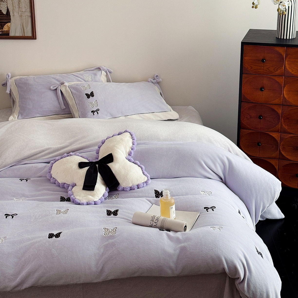 91家纺网 家纺一手货源 找家纺 极简 2025新款牛奶绒刺绣款四件套-蝴蝶花园（标准尺寸会员减20） 蝴蝶花园-紫