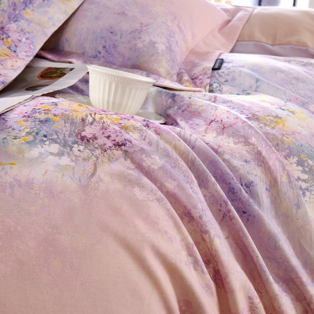 91家纺网 家纺一手货源 找家纺 芙绣家纺 2025新款纯棉全棉磨毛宽边压线复杂款四件套 淡彩-紫